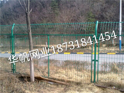 安平縣華帆絲網(wǎng)制品公司 陜西林區(qū)防護網(wǎng)與高速公路護欄網(wǎng)的專業(yè)制造商